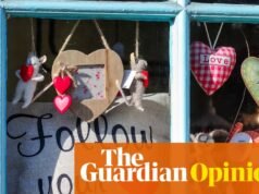 Lámparas de San Valentín, alfombras de Pascua: la “decoración de temporada” se ha convertido en una celebración que dura todo el año | Amélie Tait