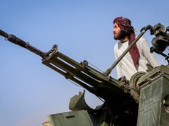 Los talibanes afganos se declaran abiertos a negociaciones tras el bombardeo de las principales ciudades paquistaníes