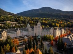 El ‘mejor hotel’ de Canadá es un resort de lujo en Whistler con un campo de golf profesional