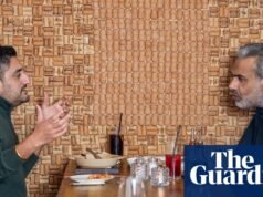 Cenando a través de la división: “Los padres que dan teléfonos inteligentes a sus hijos y luego piden prohibirlos, están subcontratando sus responsabilidades” | vida y estilo