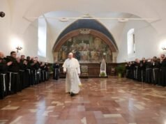 Restos de San Francisco de Asís en exhibición