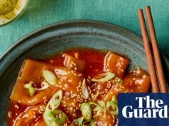 Recetas de Nadiya Hussain de medias lunas de pollo y tteokbokki de papel de arroz | Alimento