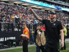 Raiders DE Maxx Crosby, harto de hablar de una posible salida: “Realmente no me importa lo que nadie tenga que decir”