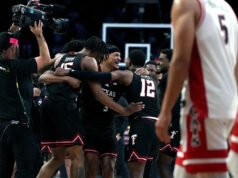 Encuesta de baloncesto universitario masculino de AP: Michigan pasa al número 1 después de que Arizona se estrella con derrotas consecutivas