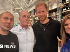 El Príncipe Harry agradece a las familias en duelo por abordar las redes sociales