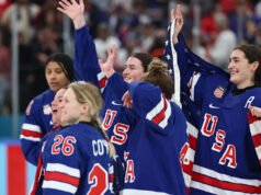 Se informa que el equipo de hockey femenino de EE. UU. acepta la invitación de Flavor Flav al fin de semana ‘She Got Game’ en Las Vegas