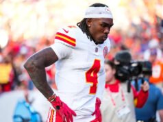La exnovia del WR de los Chiefs, Rashee Rice, presenta una demanda civil alegando que Rice la agredió físicamente