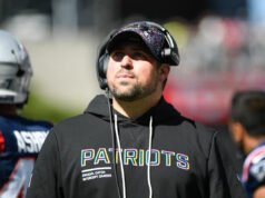 Según los informes, los Patriots ascendieron a Zak Kuhr a coordinador defensivo después de su carrera en el Super Bowl mientras estaba de forma interina.