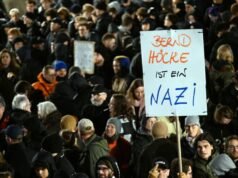 Miles de personas se manifiestan contra la gira del líder de extrema derecha AfD por Alemania Occidental