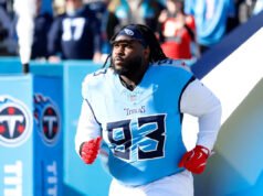 Se informa que los Titans cambian al DT T’Vondre Sweat a los Jets por el DE Jermaine Johnson