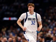 La estrella de los Mavericks, Cooper Flagg, se perderá el juego de Rising Stars en el fin de semana del Juego de Estrellas por un esguince en el medio pie