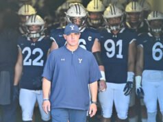 Tony Reno, entrenador de Yale, dimite por “situación de salud actual”