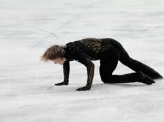 El ‘Quad God’ Ilia Malinin cae dos veces en el desastre olímpico, lo que permitió a Mikhail Shaidorov ganar el oro