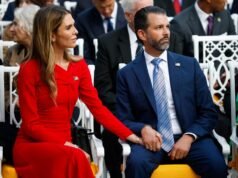 La prometida de Trump Jr va al baño de la Casa Blanca para vender pantalones de 780 dólares