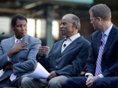 El padre de la estrella de Valkyries se divierte cubriendo a los Patriots en el Super Bowl LX