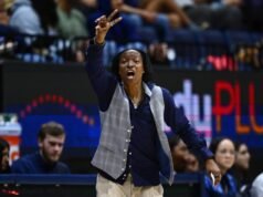 Cal no puede contener la carrera del No. 7 Louisville en el tercer cuarto