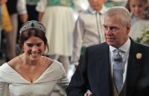 La princesa Eugenia es toda sonrisas en su primera aparición tras el arresto de su padre Andrés