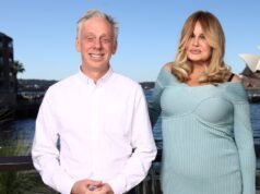 Mike White dice que White Lotus se inspiró en un viaje con Jennifer Coolidge