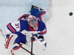 Connor Hellebuyck demuestra por qué es el portero titular de Estados Unidos en los Juegos Olímpicos