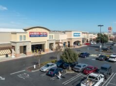 East Bay Shopping compra a un comprador de Florida en un cartel esperanzador para el comercio minorista