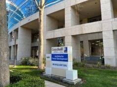 Una organización sin fines de lucro de buena voluntad ve un aumento en las ventas de las tiendas de South Bay en una economía difícil