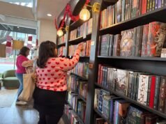 Librería Los Altos atrae a los amantes del romance para el evento del Día de San Valentín