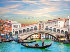 Los 7 principales países donde los lugareños dicen que hay demasiados turistas, según una encuesta