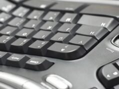 La contadora de la empresa Antioch Floor está acusada de robarse 6 millones de dólares a ella misma y a su iglesia de Daly City.