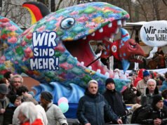 Miles de personas se manifiestan contra la gira del líder de extrema derecha AfD por Alemania Occidental