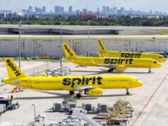 Spirit Airlines venderá 20 aviones, recuerda a los asistentes de vuelo suspendidos