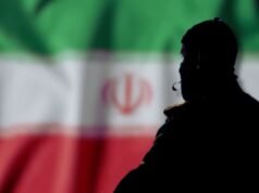 Hombre acusado de monitorear a un alto funcionario siguiendo supuestas instrucciones de la inteligencia iraní