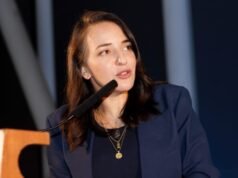 Bennett denuncia el acoso de la derecha a un periodista árabe israelí