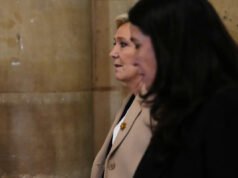 Mientras finaliza el juicio de apelación de la líder de extrema derecha Marine Le Pen, su candidatura presidencial está en juego.