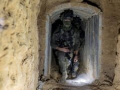 Soldados de las FDI encuentran y derriban aprox. Cinco kilómetros de túneles en el sur de Gaza.