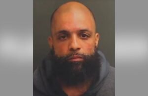 Hombre de Florida ataca violentamente a un restaurante chino y golpea al dueño con una pala