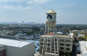 Warner Bros. Discovery anuncia revisión de nueva oferta de Paramount