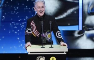 Premios BAFTA 2026: los mejores momentos de Alan Cumming, lista completa de ganadores