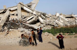 Israel continúa los ataques en Gaza en medio de una guerra regional y mata a varios palestinos