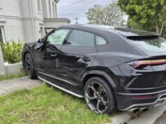 El viaje de 15 horas de un adolescente en un Lamborghini robado termina en un accidente tras una persecución policial en toda la ciudad