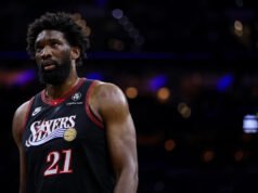 Joel Embiid de los Sixers será reevaluado en una semana por una lesión en el oblicuo que ya le ha costado 3 partidos