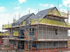 ¡Alerta de trabajo de giro en U! El ministro de Vivienda culpa a los “vientos en contra” de Irán por no comprometerse con su objetivo de construir 1,5 millones de nuevas viviendas para 2029.