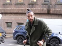 El exfutbolista de Inglaterra y Liverpool Andy Carroll se enfrentará a un juicio el próximo año “después de violar una orden de no abuso al llamar repetidamente a la ex esposa de la estrella de TOWIE, Billi Mucklow”.