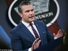 Pete Hegseth lanza un grito de batalla a las tropas estadounidenses en Irán, diciendo que “nosotros no comenzamos esta guerra” y revelando un escalofriante complot nuclear que amenazaba a Estados Unidos.