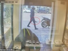 Ladrones armados con motosierras y machetes atacan a joyerías callejeras para robar piedras preciosas