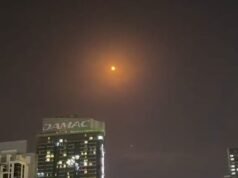 Se escuchan nuevas explosiones en Dubai, Doha y Abu Dhabi, mientras los británicos siguen atrapados en Medio Oriente