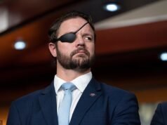 El héroe de guerra rechazado por Trump, Dan Crenshaw, es derrocado con el sabor amargo de la venganza MAGA