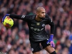 Liam Rosenior envía una advertencia a Robert Sánchez después de dejar caer al portero en apuros en un choque crucial con el Aston Villa