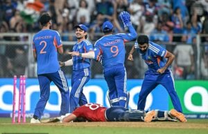 El destino de Inglaterra en la Copa del Mundo quedó definido por dos recepciones, escribe RICHARD GIBSON, mientras el torpe Harry Brook ve cómo se le escapa el lugar en su final entre los dedos en Mumbai