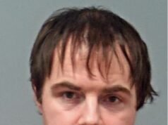 El aterrador truco de un pedófilo que le dio acceso a una niña en el inodoro cinco debajo