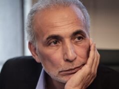 Un ex profesor de estudios islámicos de Oxford será juzgado en ausencia por presuntamente violar a tres mujeres después de que el tribunal rechazó su afirmación de que estaba demasiado enfermo para asistir.